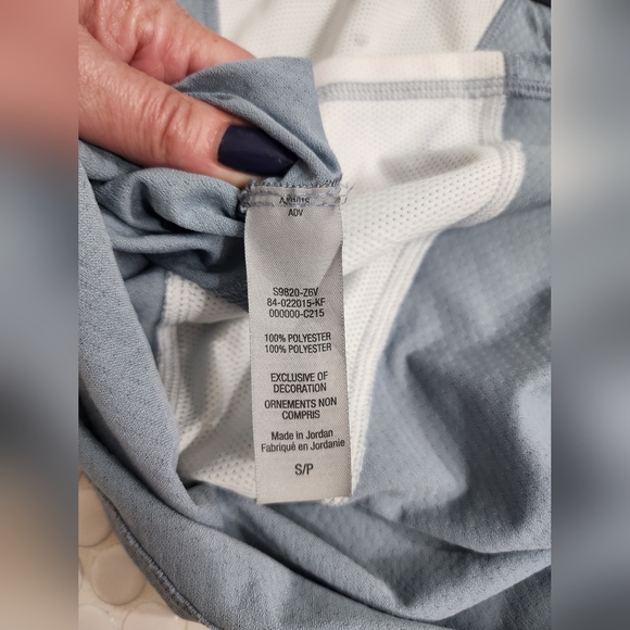 Loose fitting Athletic tank - Picture 2 of 6